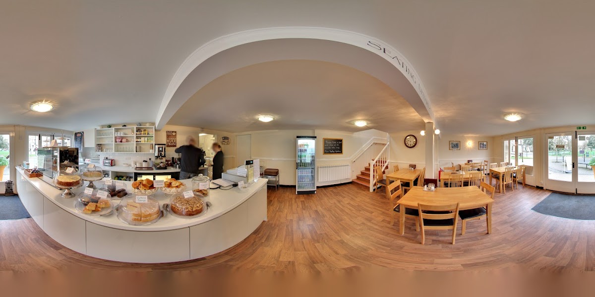 Bourton Riverside Café